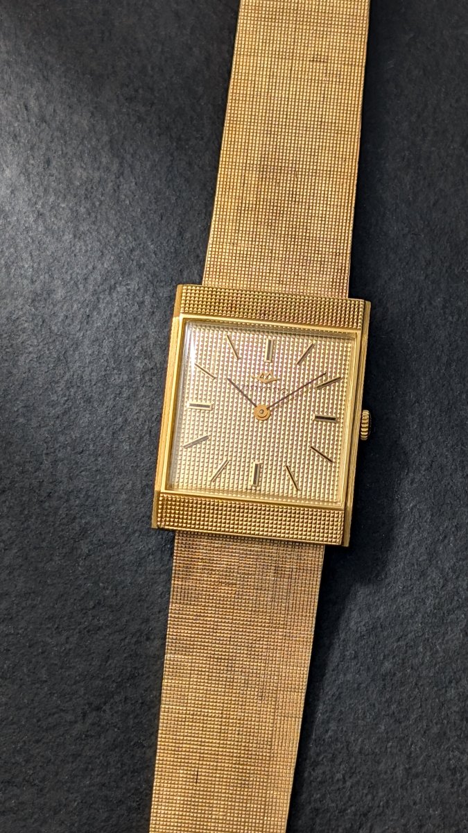 18K Gold Movado - Clous de Paris - 1960s - Rectangular Wristwatch
