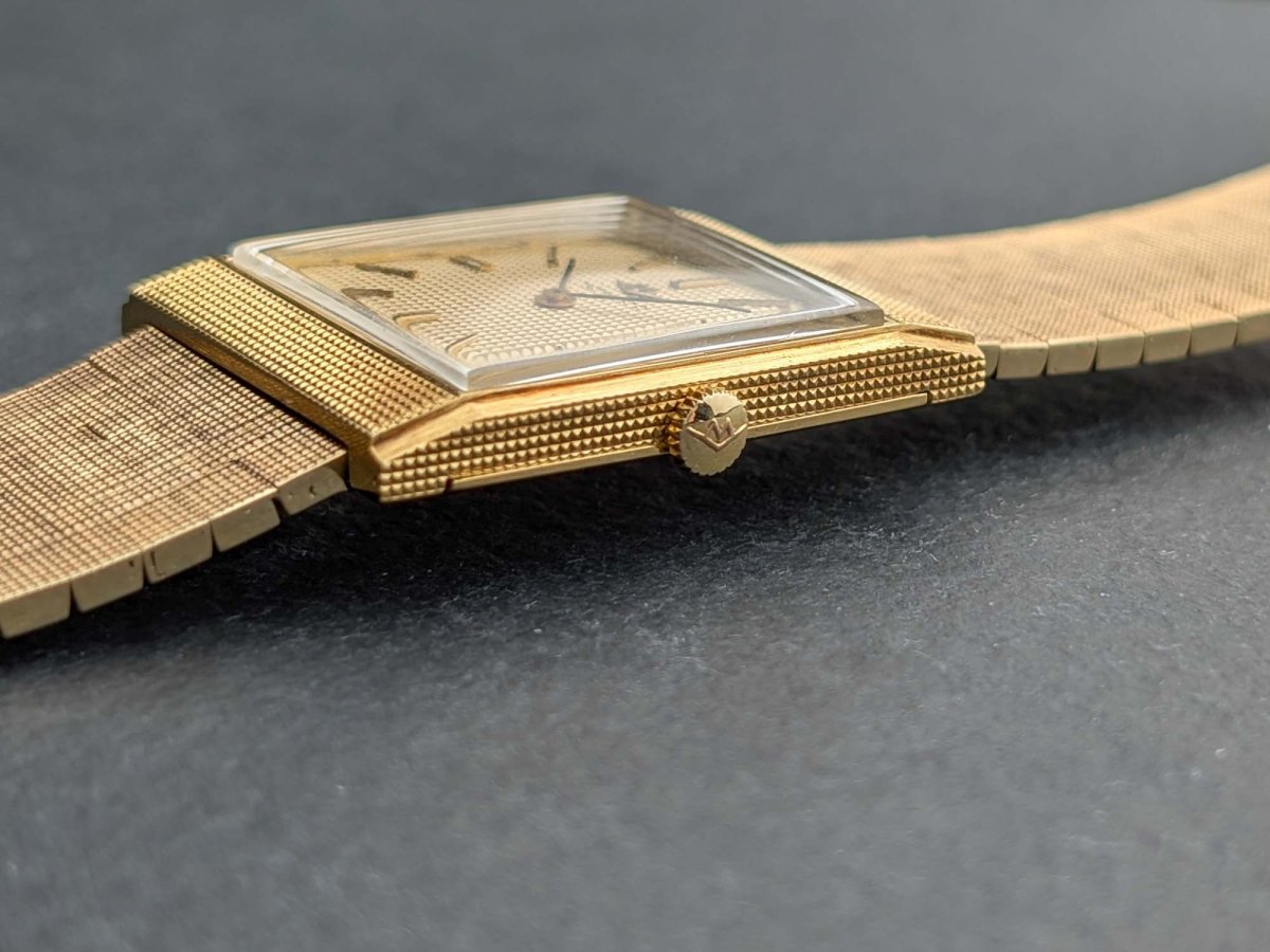 18K Gold Movado - Clous de Paris - 1960s - Rectangular Wristwatch