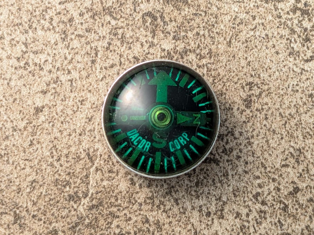 Dacor Corporation Button Gauge / Strap Dive Compass Collectible