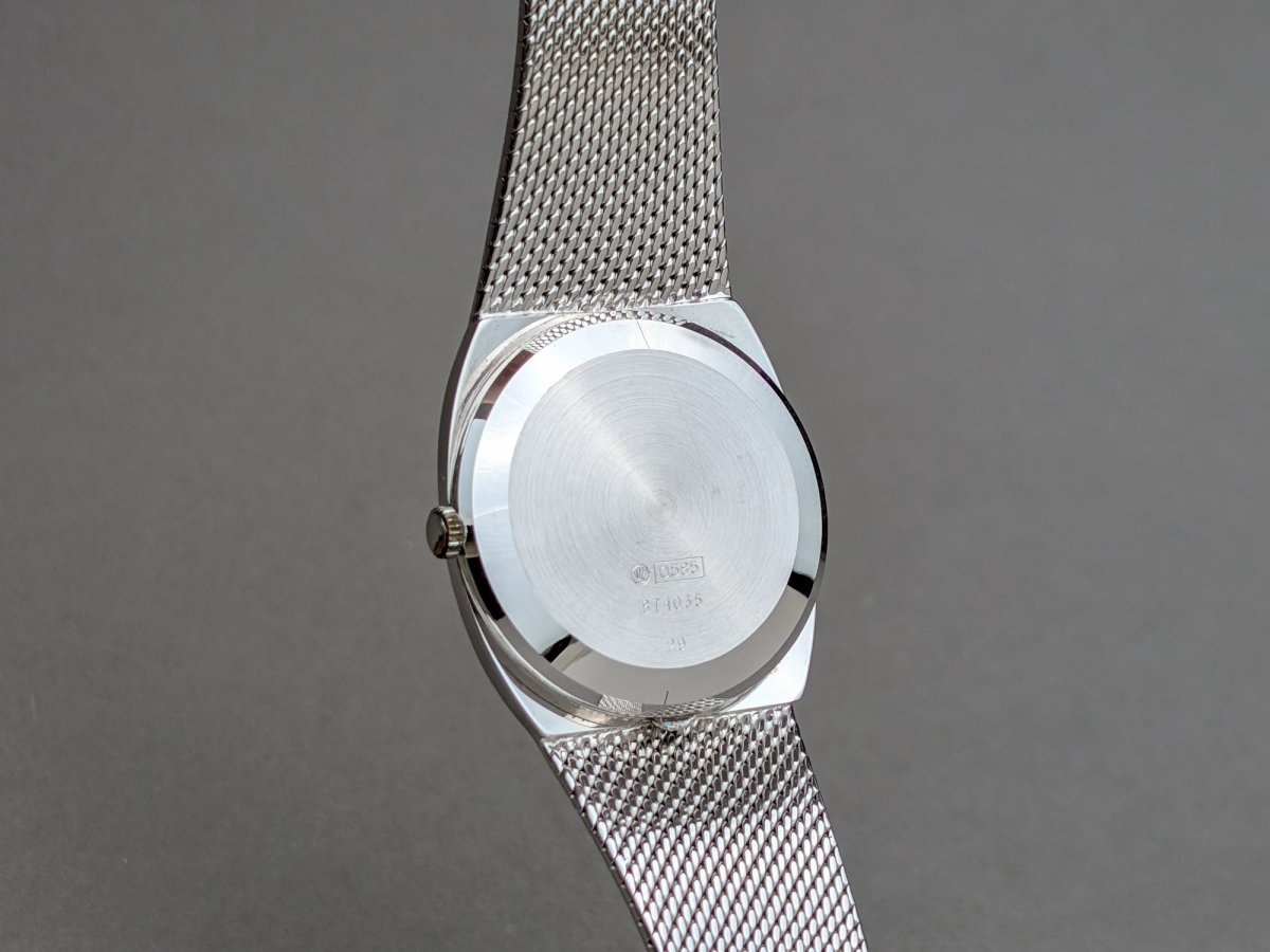 Dugena Sir 14k White Gold Bark Finish 24th December 1975 Wristwatch