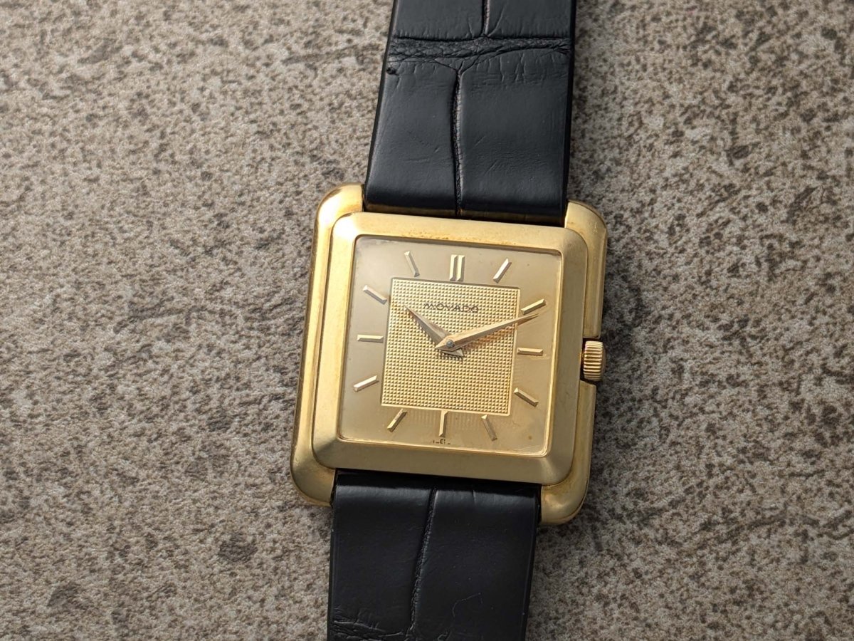 Movado Cioccolatone - Hobnail Mirror Dial - 18k Gold Wristwatch