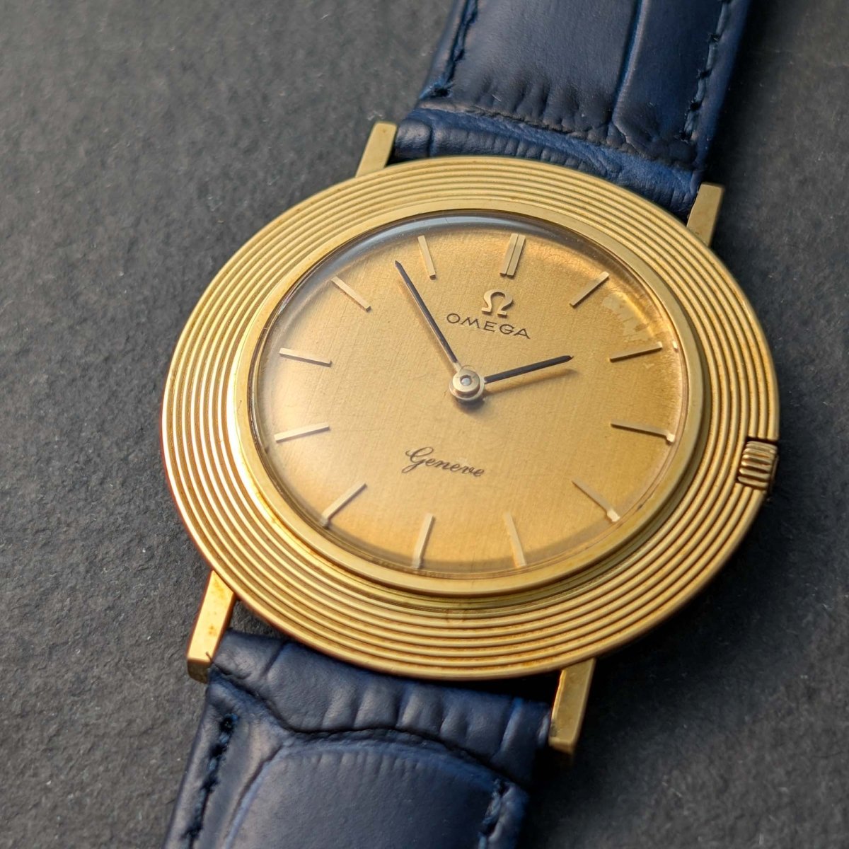 Omega Disco Volante 18K Gold - 1963 - Caliber 620