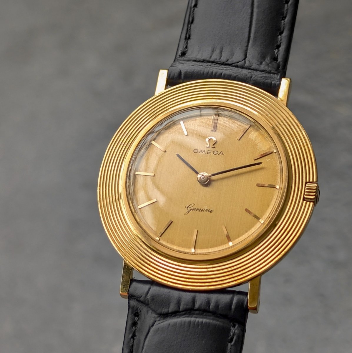 Omega Disco Volante 18K Gold - 1963 - Caliber 620