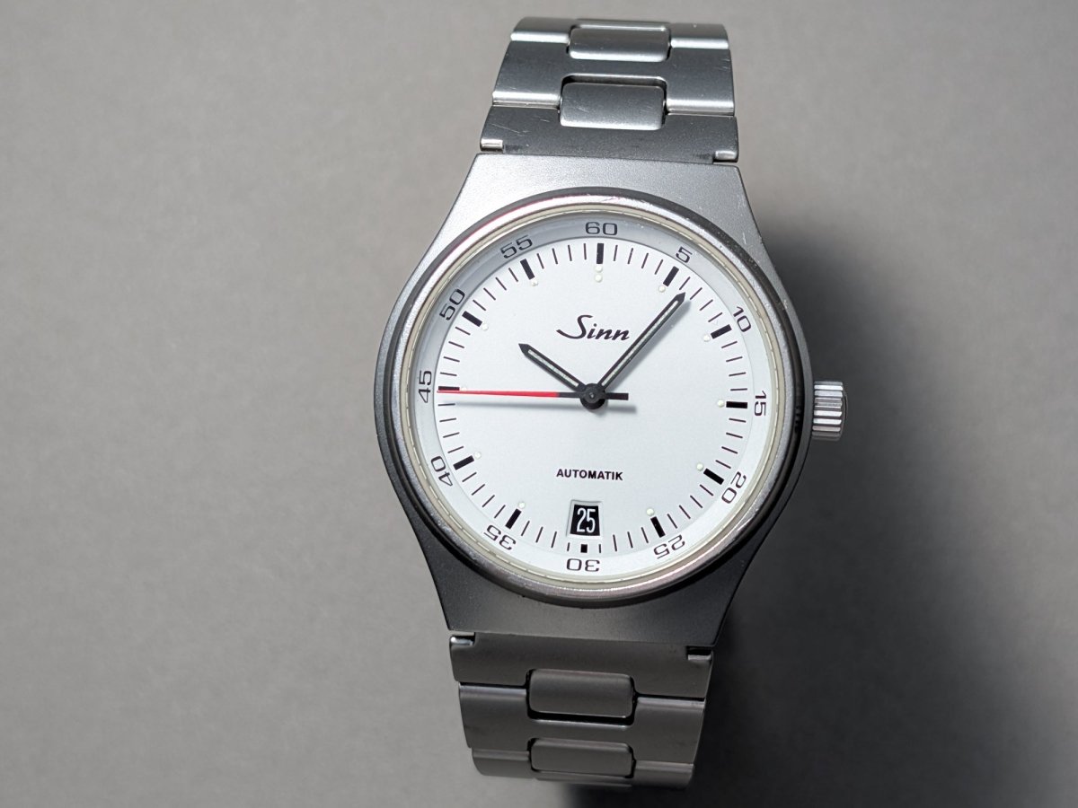 Sinn 444 Sportuhr White Dial Steel Bracelet Wristwatch