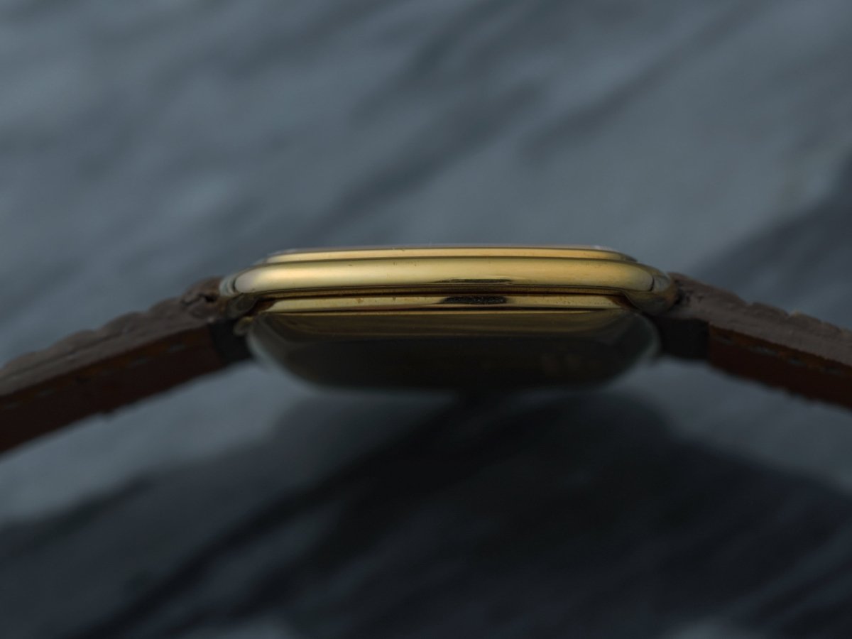 Baume & Mercier 18k Gold Stepped Case Gold Dial 37089 Wristwatch