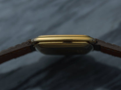 Baume & Mercier 18k Gold Stepped Case Gold Dial 37089 Wristwatch