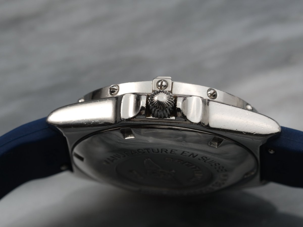Breitling Windrider Wings Quartz White Dial 1000m A66050 Wristwatch