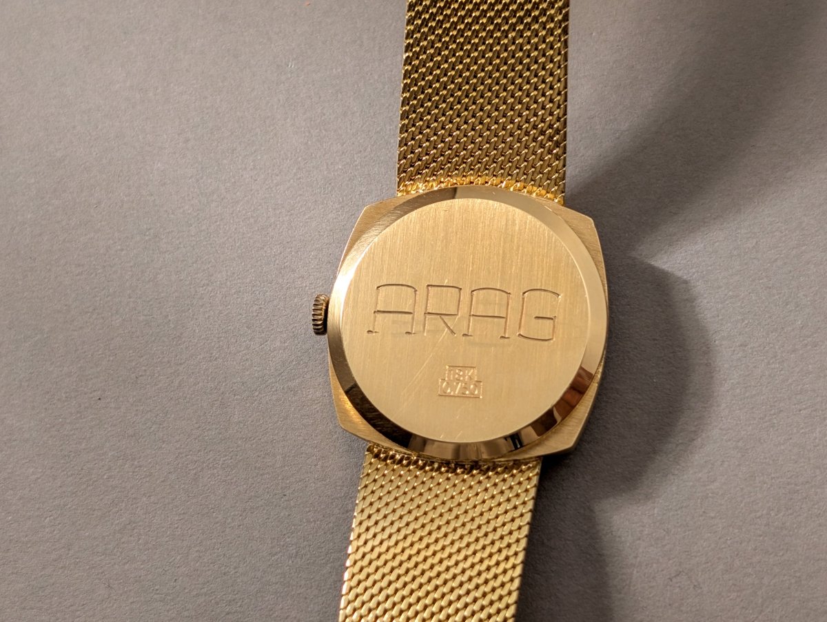 Cito 18k Yellow Gold Watch Bark Finish Milanaise Bracelet Wristwatch