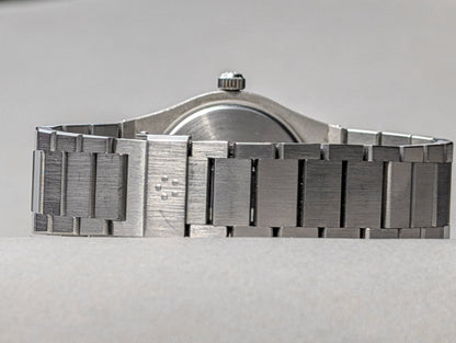 Eterna Kontiki Royal Quartz Ref 729 bracelet with Mahagony Box Wristwatch