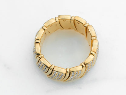 Extraordinary 18k Gold Ring with Diamond Pavé Setting Ring