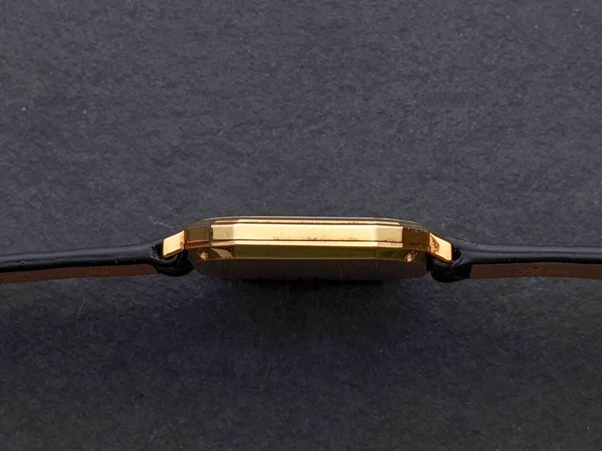 IWC Ref. 3870 Ultra Thin 90s Gold Dress Watch Black Dial Rectangular 10bps IWC Ref. 3870 Ultra Thin 90s Gold Dress Watch Black Dial Rectangular 10bps