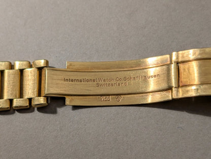 IWC Yacht Club 18k Gold R 811 A Wristwatch
