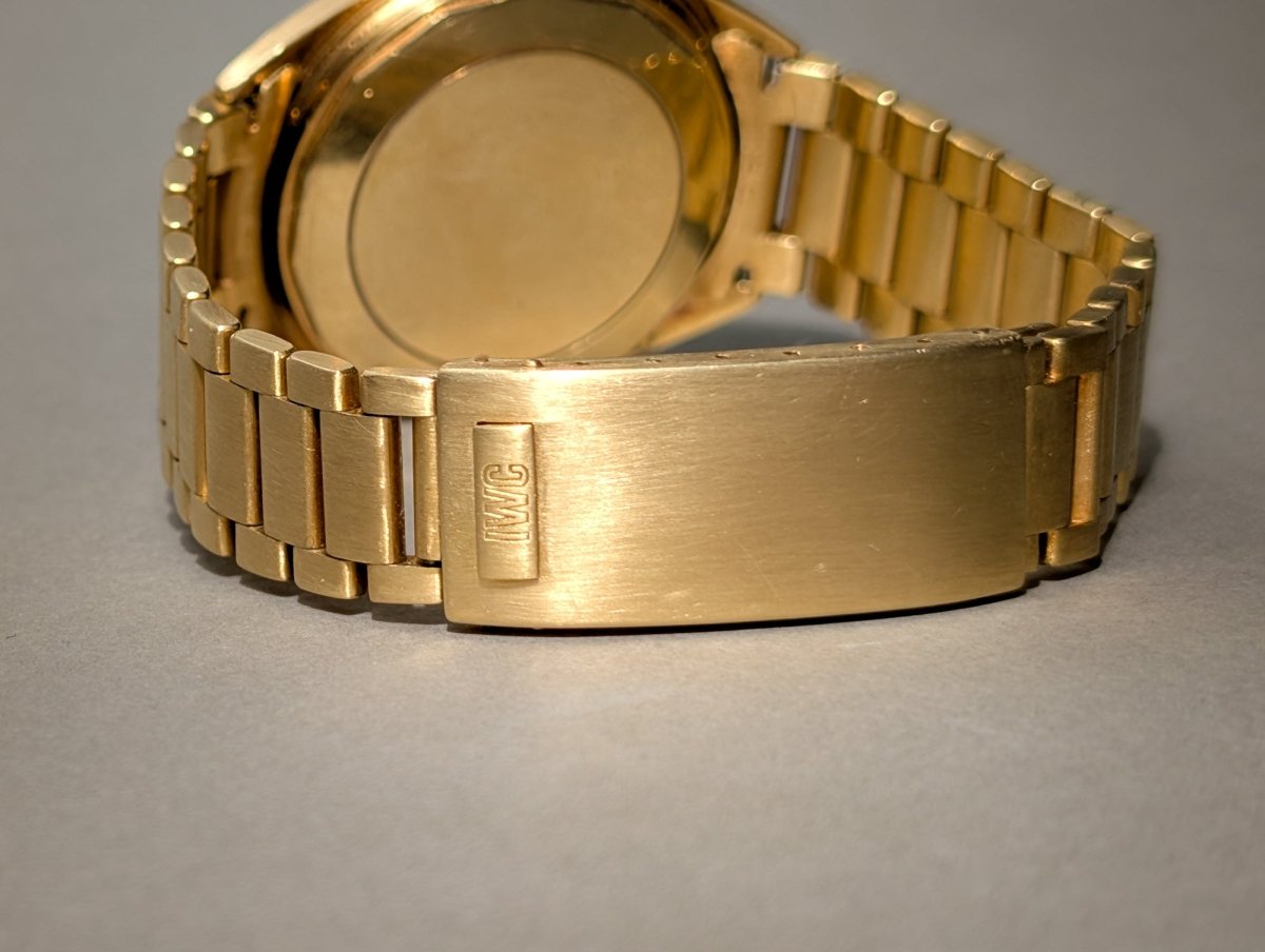 IWC Yacht Club 18k Gold R 811 A Wristwatch