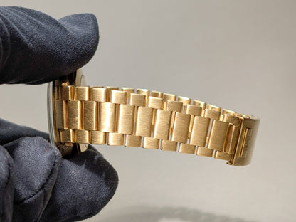 IWC Yacht Club 18k Gold R 811 A Wristwatch