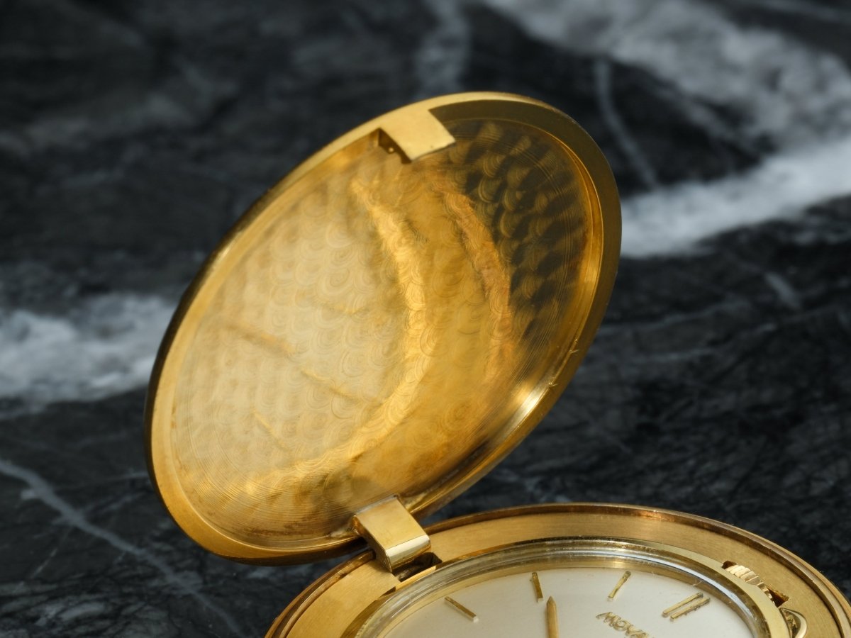 Movado Saint Christopher Coin Watch Yellow Gold Clock