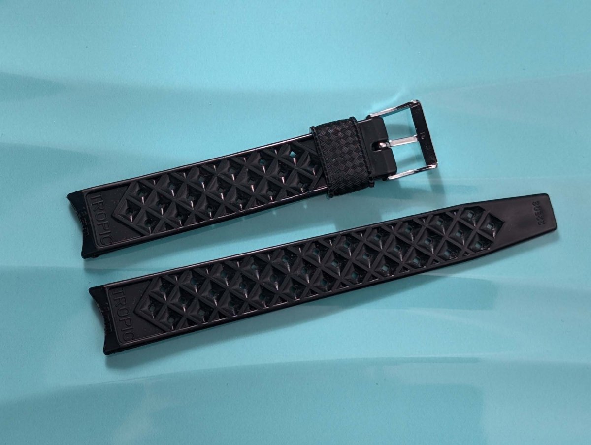 NOS Tropic Strap Black Rubber 18 mm Curved Ends 22506 Strap / Bracelet