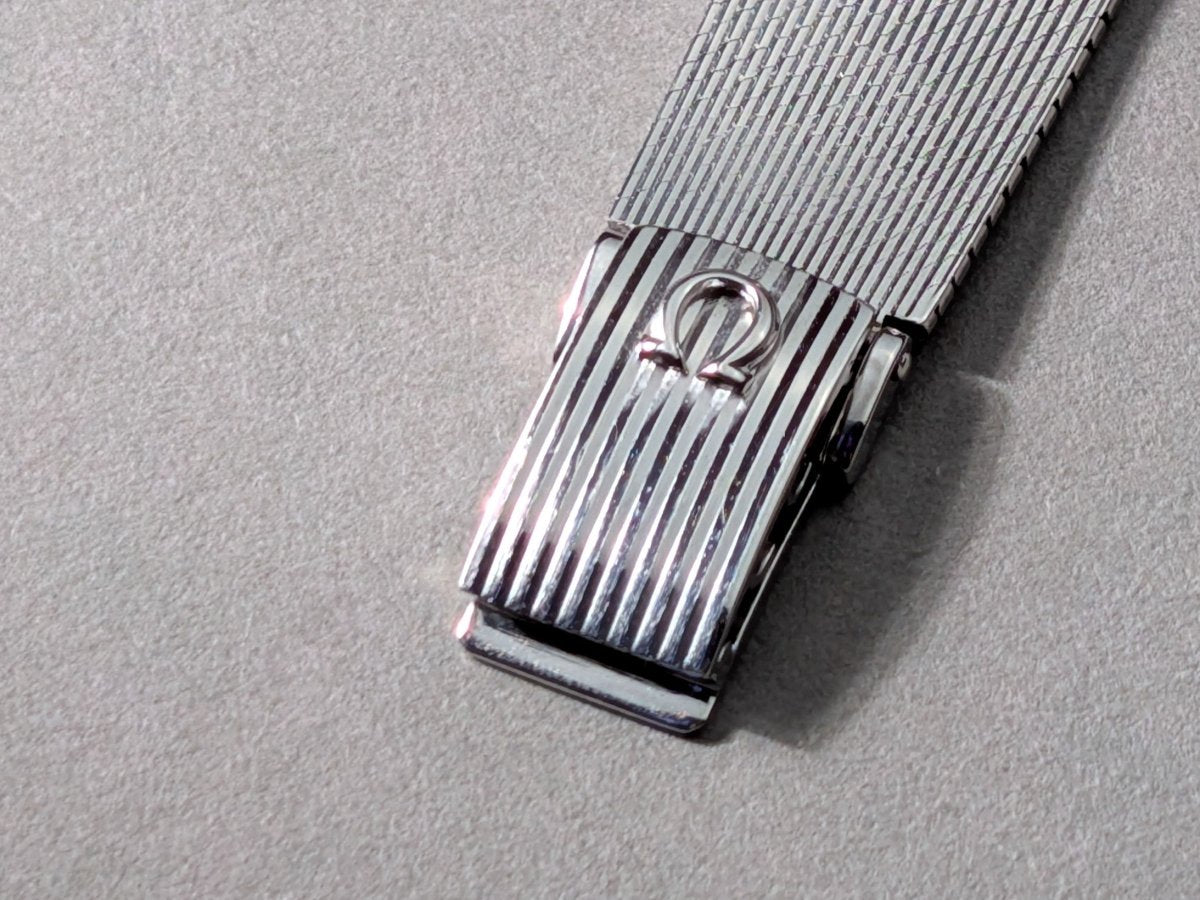 Omega De Ville 7284 18k White Gold Hobnail Dial Tapestry Milanaise Bracelet Wristwatch