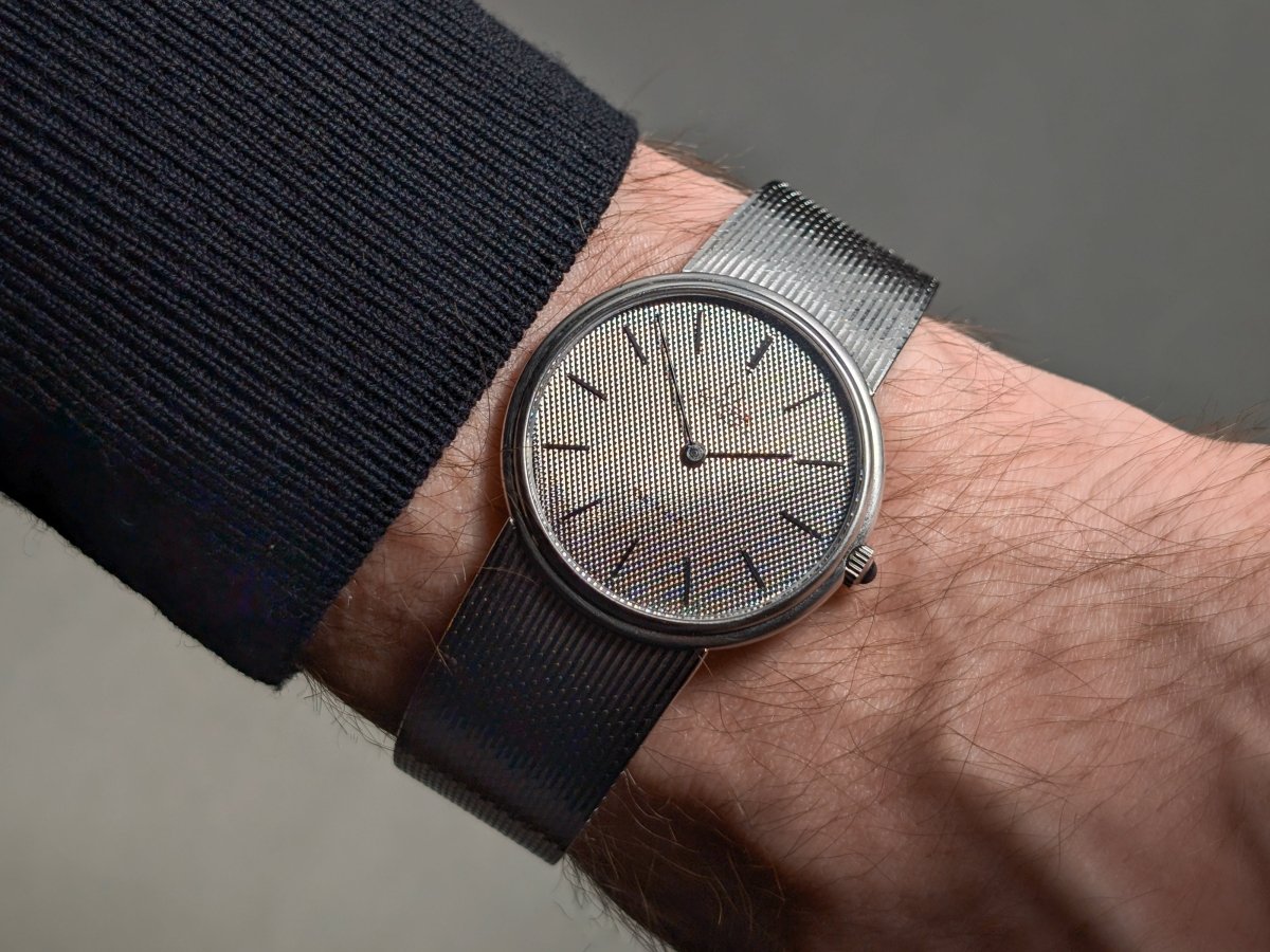 Omega De Ville 7284 18k White Gold Hobnail Dial Tapestry Milanaise Bracelet Wristwatch