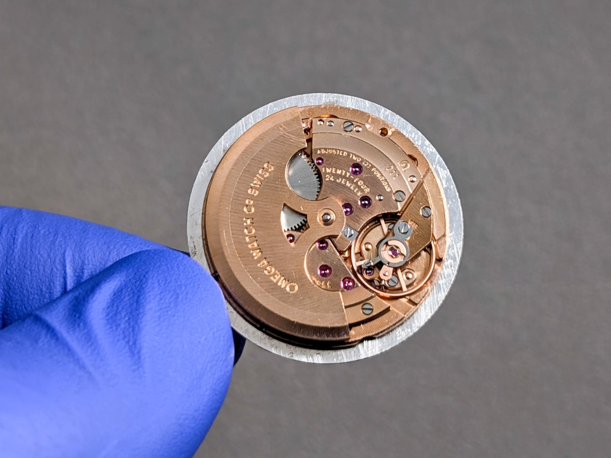 Omega De Ville 7284 18k White Gold Hobnail Dial Tapestry Milanaise Bracelet Wristwatch