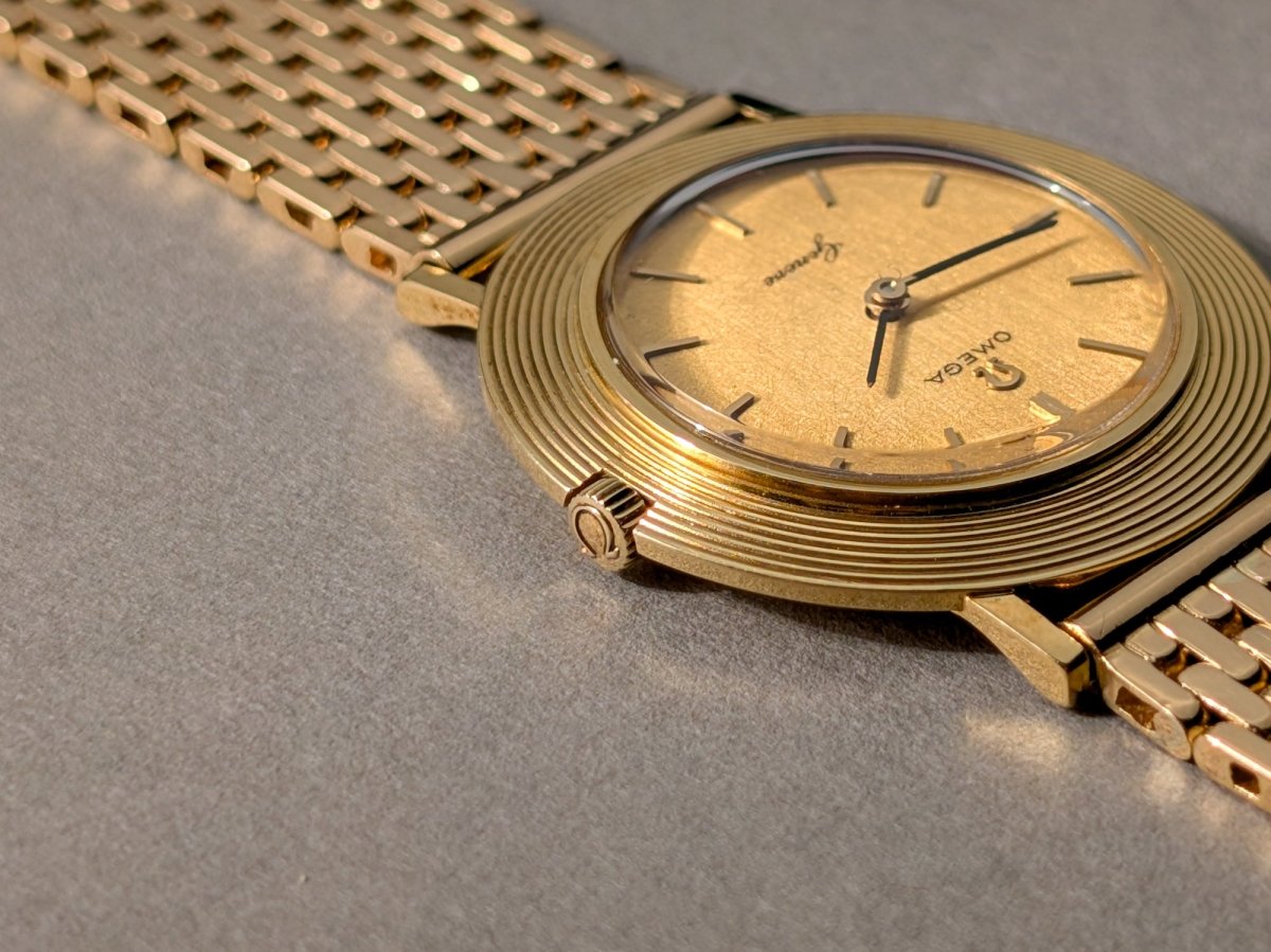 Omega Disco Volante 18K Gold 1963 Caliber 620 Wristwatch