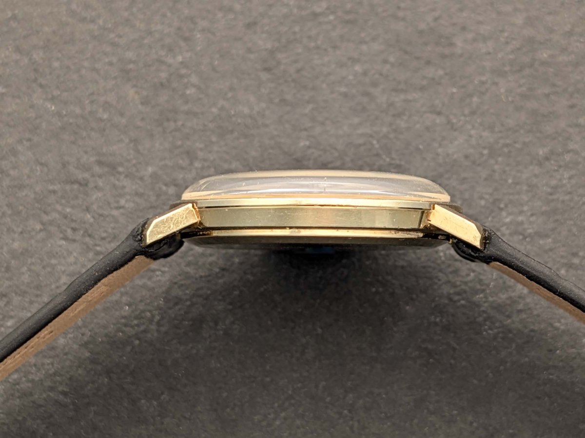 Omega Geneve Ref. 131.7021 - 14k Gold - Breguet Numerals - Caliber 601