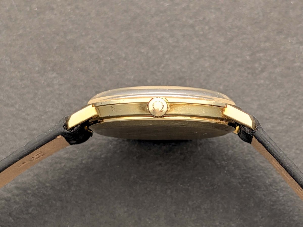 Omega Geneve Ref. 131.7021 - 14k Gold - Breguet Numerals - Caliber 601