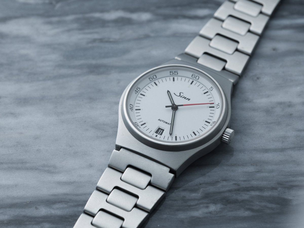 Sinn 444 Sportuhr White Dial Steel Bracelet Box Manual Wristwatch