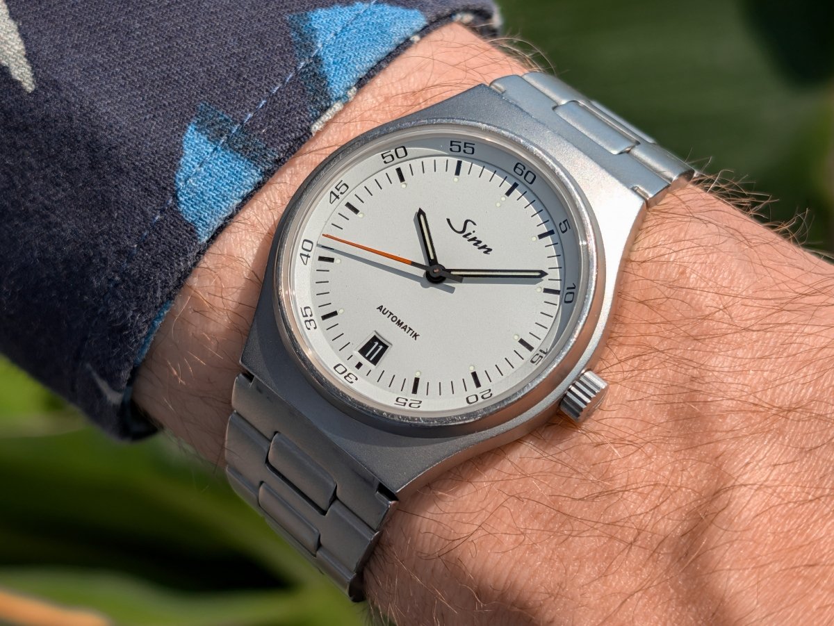 Sinn 444 Sportuhr White Dial Steel Bracelet Box Manual Wristwatch