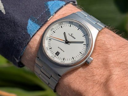Sinn 444 Sportuhr White Dial Steel Bracelet Box Manual Wristwatch