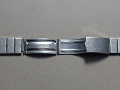 Vintage 18 mm Stainless Steel Bracelet Sporty Strap / Bracelet
